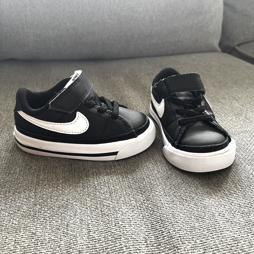 Nike court legacy sneakers size 4C